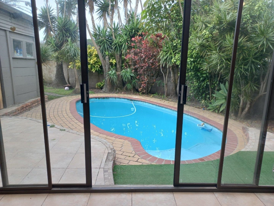 3 Bedroom Property for Sale in Seavale Eastern Cape